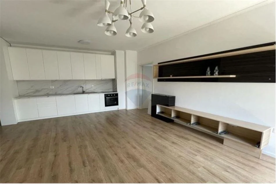 Tirane, shitet apartament 2+1 , 105 m² 150,000 € (Ali Demi)