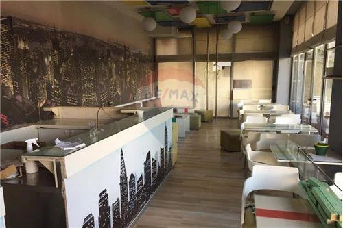 Tirane, shitet lokal Kati 1, 125 m² 200.000 € (Rruga "Haxhi Hysen Dalliu")