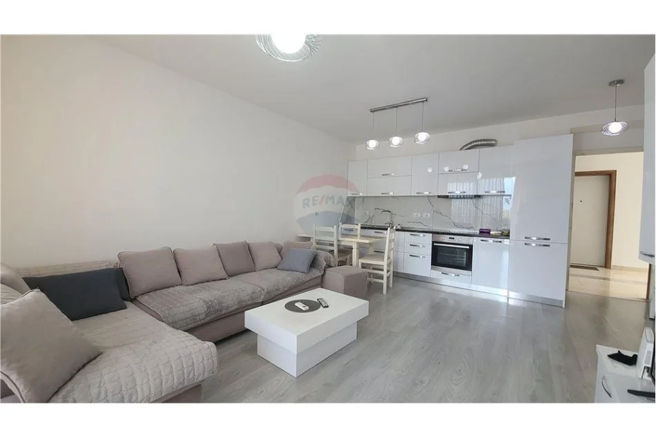 Tirane, jepet me qera apartament 1+1 , 60 m² 500 € (Fiori di Bosco)