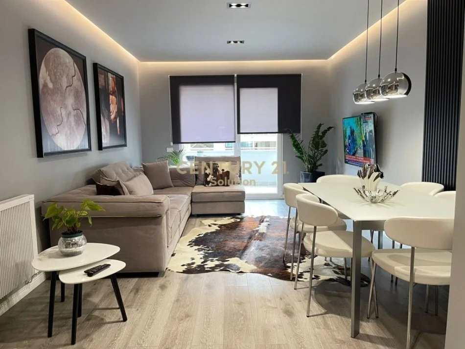 Tirane, jepet me qera apartament 2+1+Ballkon Kati 2, 115 m² 800 € (kika 2)