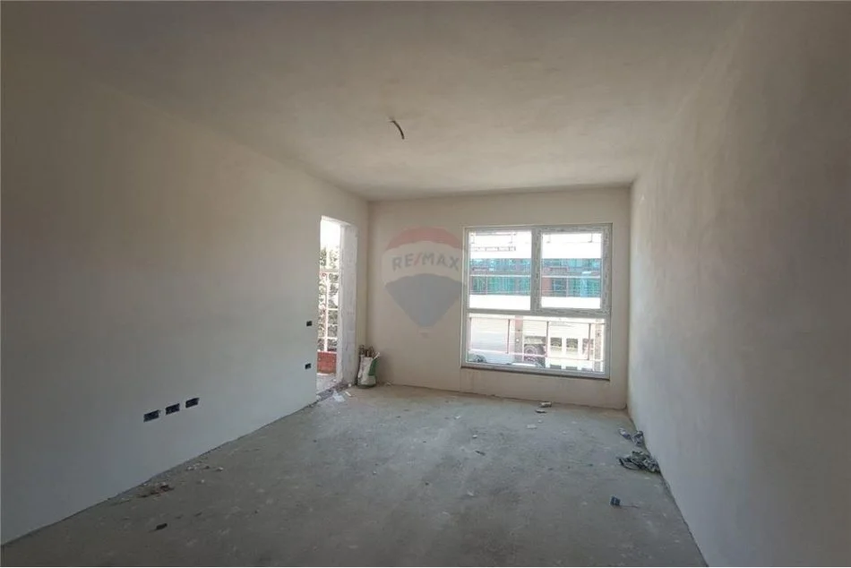 Tirane, shitet apartament 1+1 Kati 5, 75 m² 91.000 € (rruga lidhja e prizrenit - Treni - Bulevardi i Ri)