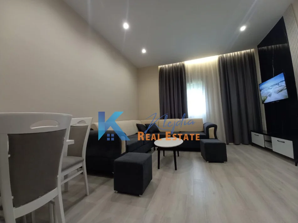 Tirane, jepet me qera apartament 1+1 Kati 1, 60 m² 500 € (Kodra e Diellit 1, afer kompleksit)