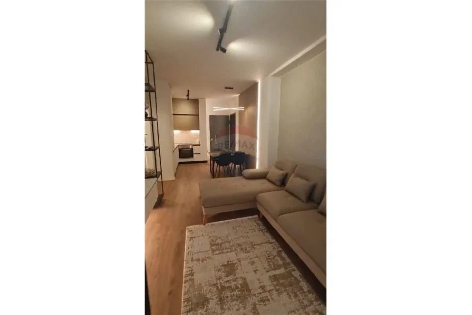 Tirane, jepet me qera apartament 1+1 Kati 7, 65 m² 1.000 € (Tirana Garden Building - Rruga e Kavajës)