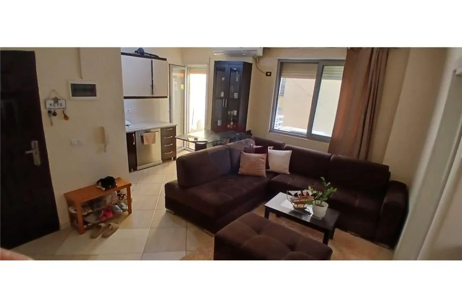 Tirane, shitet apartament 2+1 Kati 3, 69 m² 130.000 € (Bill Klinton - Komuna e Parisit - Eleonora)