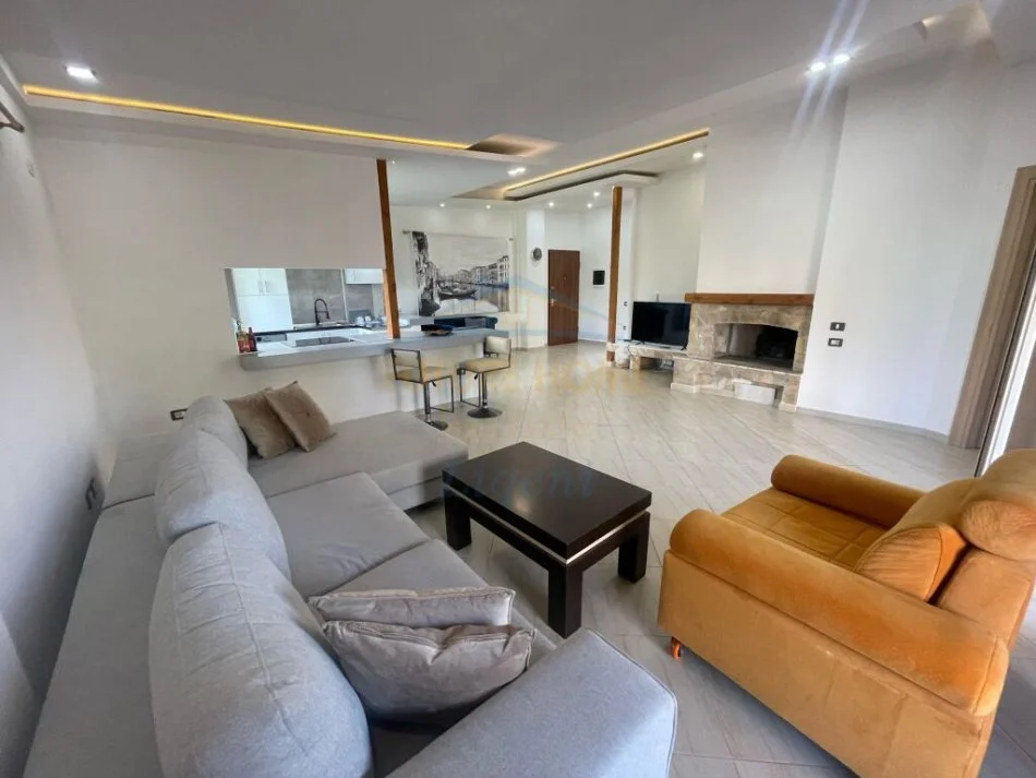 Tirane, shitet apartament 2+1+Ballkon Kati 7, 172 m² 330.000 € (Liqeni i Thate)