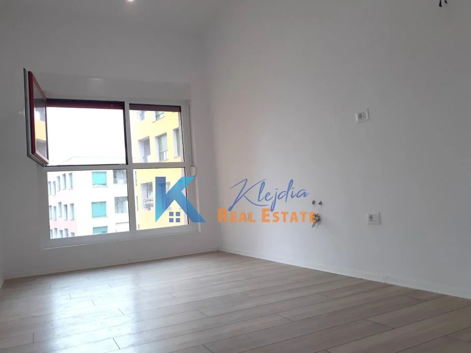 Tirane, shitet apartament 1+1 Kati 3, 68 m² 90.000 € (Ali Dem, kompleksi Mangalem)