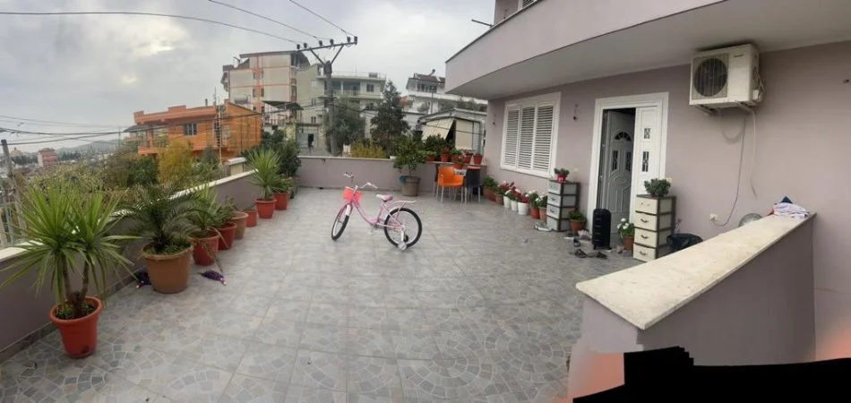 Tirane, shitet shtepi 3+1+Aneks+Ballkon Kati 2, 330 m² 330.000 € 