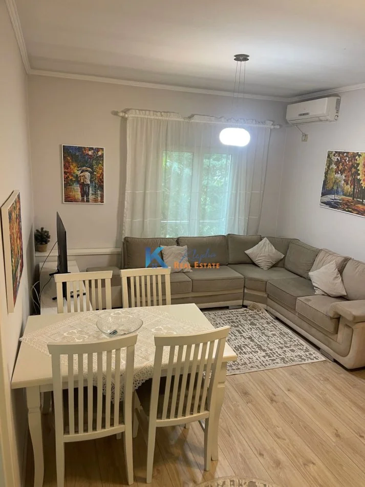 Tirane, jap me qera apartament 2+1+Ballkon Kati 5, 70 m² 850 € (Shallvaret)