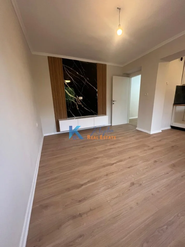 Tirane, shitet apartament 1+1 Kati 3, 56 m² 87.000 € (Rruga Ferit Xhajko, afer Tirana Bank)