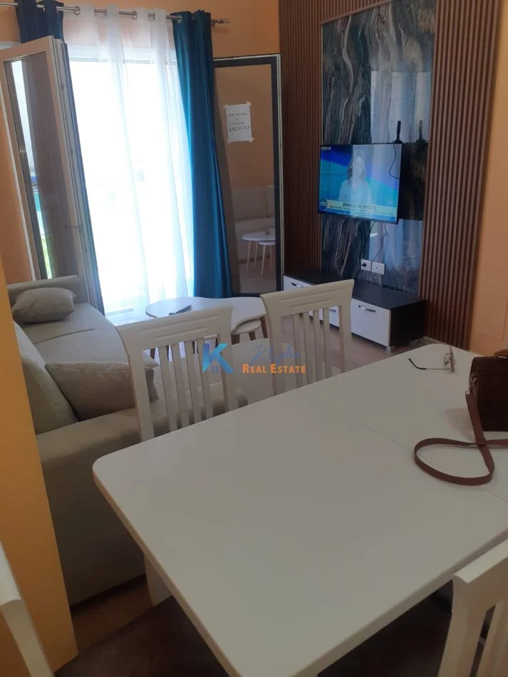 Tirane, jepet me qera apartament 2+1 Kati 1, 94 m² 600 € (Kodra e Diellit, kompleksi Kurora e Kopshtit Botanik)
