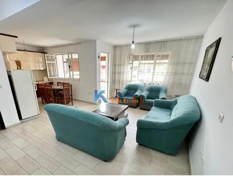 Tirane, jap me qera apartament 2+1+Ballkon Kati 5, 94 m² 350 € (Kthesa e Kamzes)