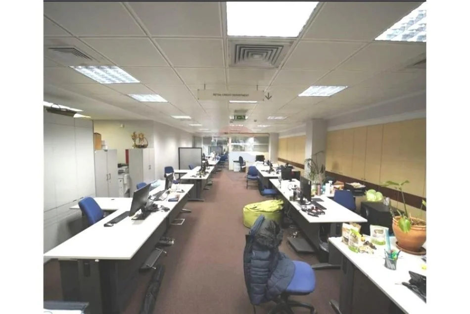 Tirane, jepet me qera ambjent biznesi Kati 0, 312 m² 10.000 € (Rruga e Kavajes)