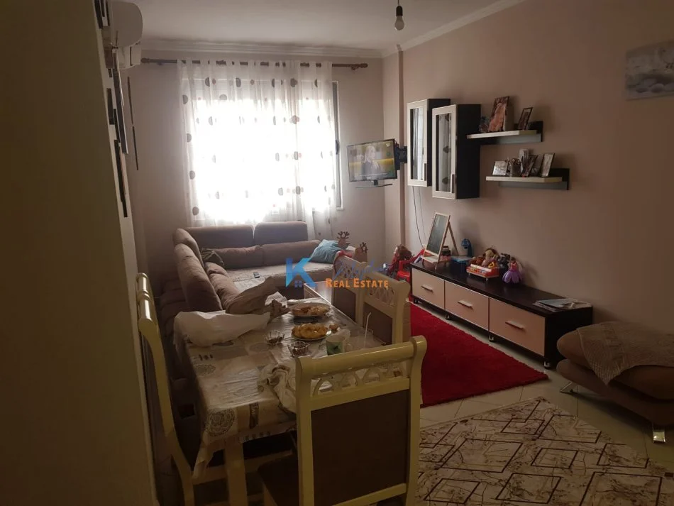 Tirane, jepet me qera apartament 2+1 Kati 4, 90 m² (Misto Mame, afer Hotel 7777)