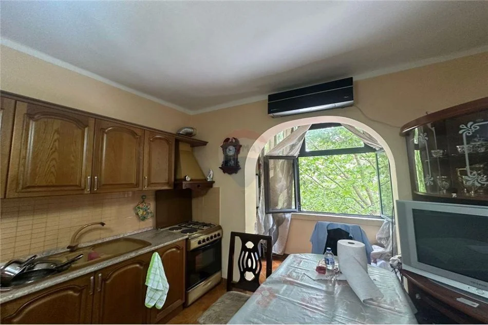 Tirane, shitet apartament 1+1 Kati 3, 65 m² 125.000 € (Rruga e Kavajes - 21 Dhjetori - 21 Dhjetori, Albania)