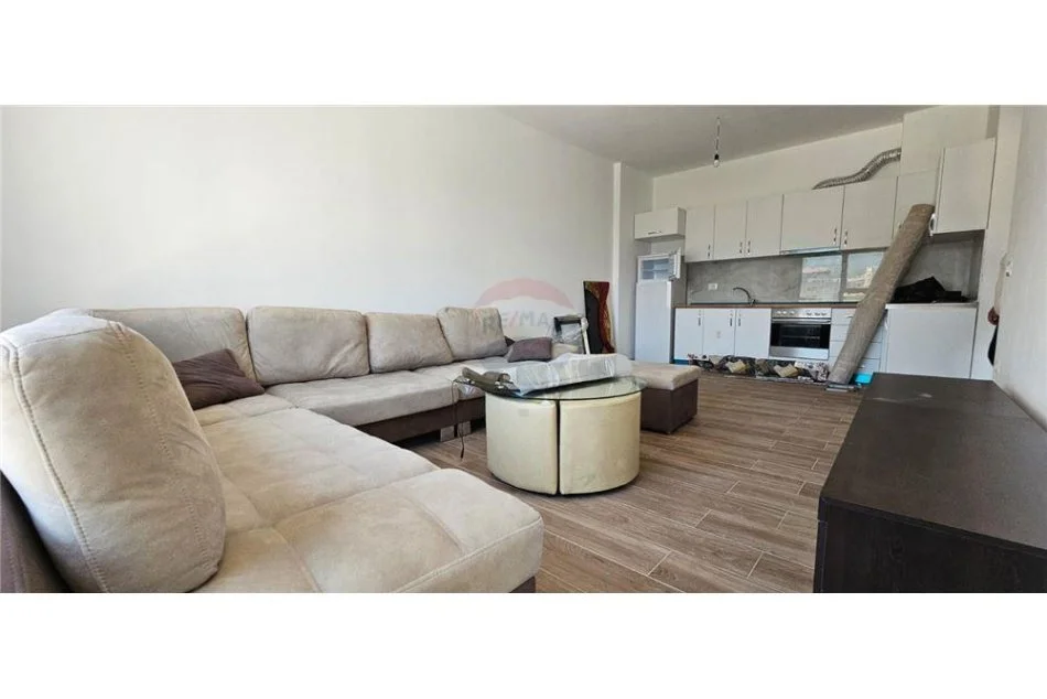 Tirane, jepet me qera apartament 2+1 , 78 m² 500 € (Xhanefizo Keko - Porcelan)