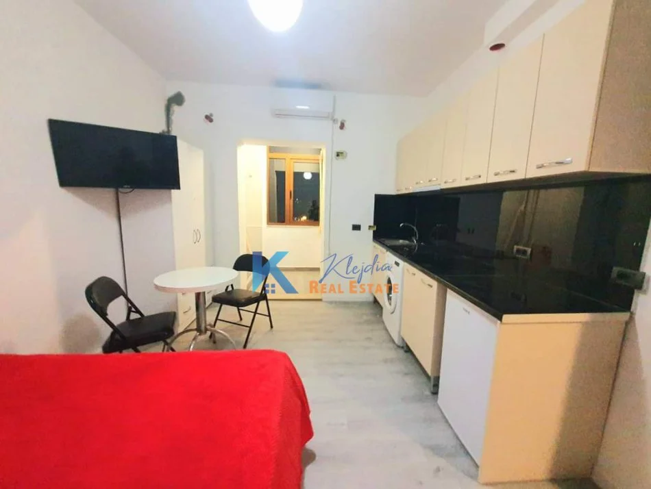 Tirane, jap me qera apartament Kati 3, 27 m² (Xhamllik, ish Profarma)