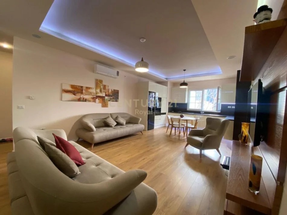 Tirane, jepet me qera apartament 2+1 Kati 3, 103 m² 550 € (Rruga e Dibres)