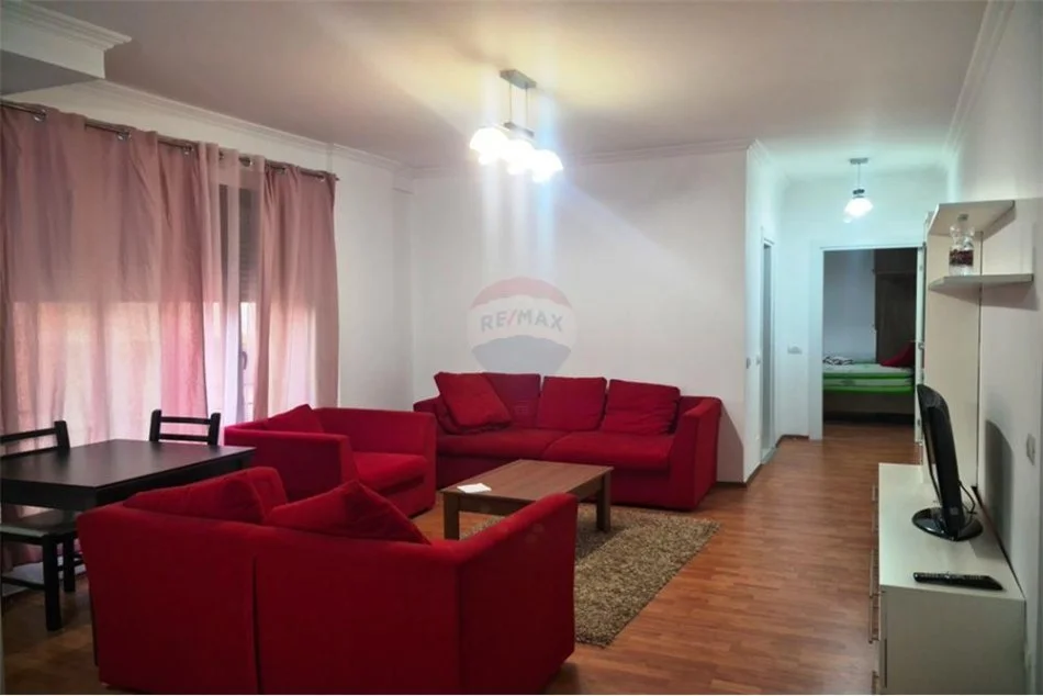 Tirane, jepet me qera apartament 2+1 Kati 5, 95 m² 630 € (Perballe Institutit "Harry T. Fultz" - Don Bosko)