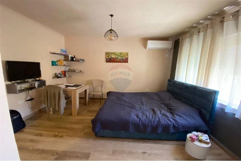 Tirane, jepet me qera garsonier Kati 2, 47 m² 450 € (Myslym Shyri - Drejtoria e Policisë)