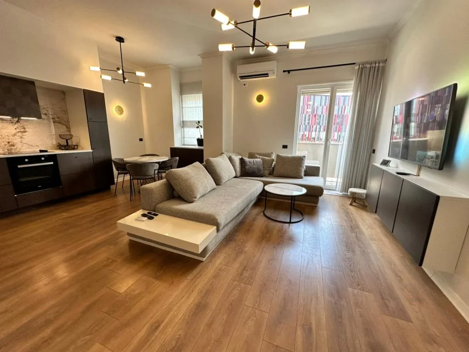 Tirane, jepet me qera apartament 2+1 , 140 m² 2.000 € (Rruga Papa Gjon Pali II - Air Albania Stadium)