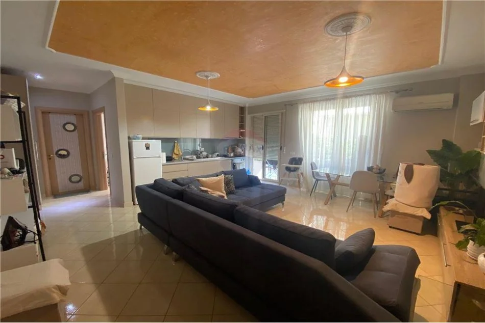 Tirane, shitet apartament 1+1 Kati 1, 77 m² 115.000 € (Kompleksi Ferrari - Rruga Peti, Liqeni i Thate - Liqeni i Thatë, Shqipëri)