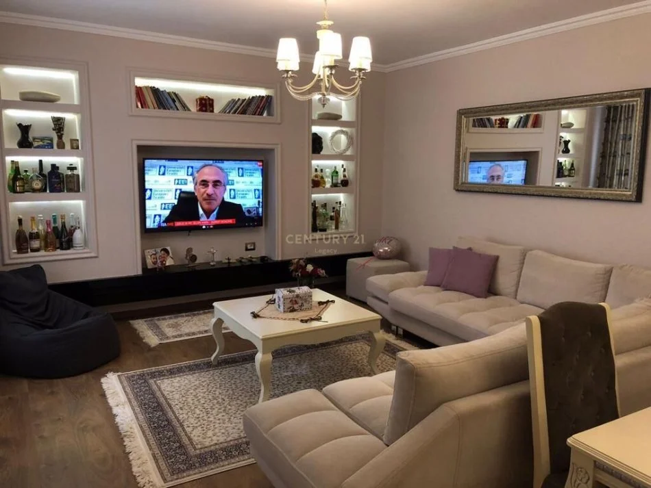 Tirane, shitet apartament 2+1 Kati 5, 125 m² 150.000 € 