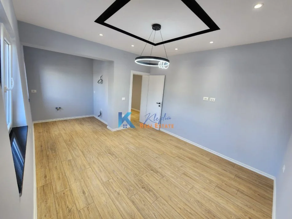 Tirane, shitet apartament 2+1 Kati 3, 80 m² 145.000 € (Ish Stacioni i Trenit, brenda Unazes)