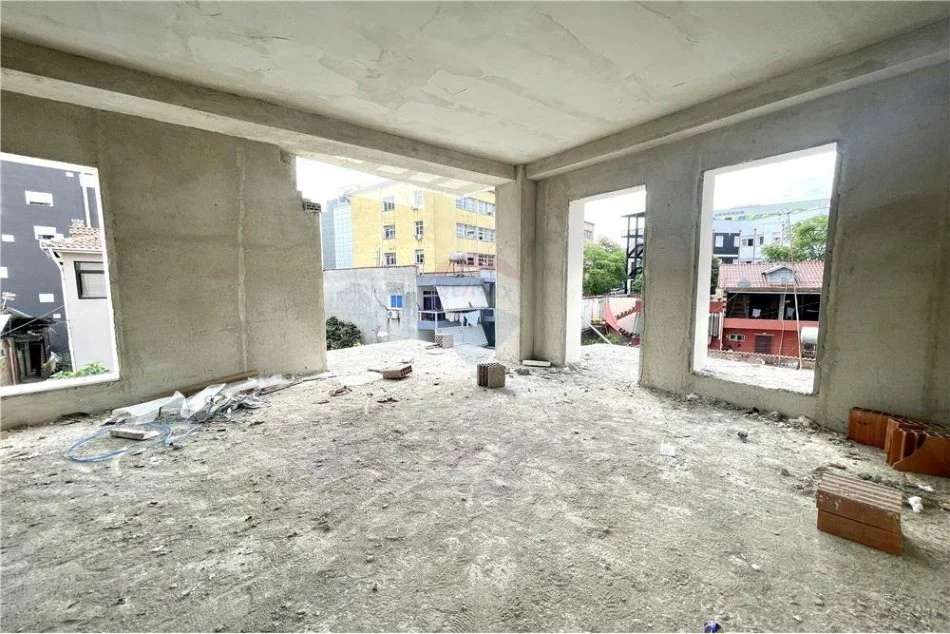 Tirane, shitet apartament 1+1 Kati 3, 75 m² 89.900 € (Rruga e Dibres - QSUT)