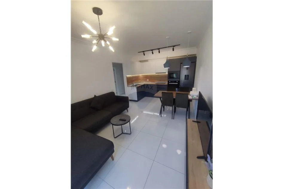 Shqiperi, shitet apartament 1+1 Kati 2, 70 m² 115.000 € (Golem)