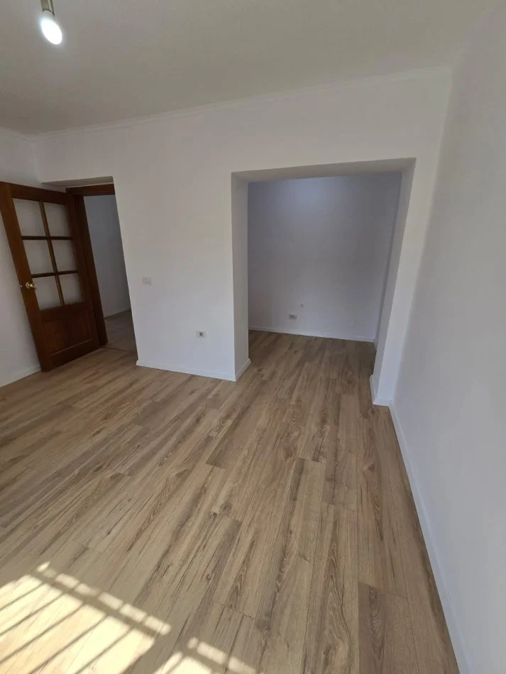 Tirane, shes apartament 2+1+Ballkon Kati 1, 81 m² 138.000 € (Ali Demi)