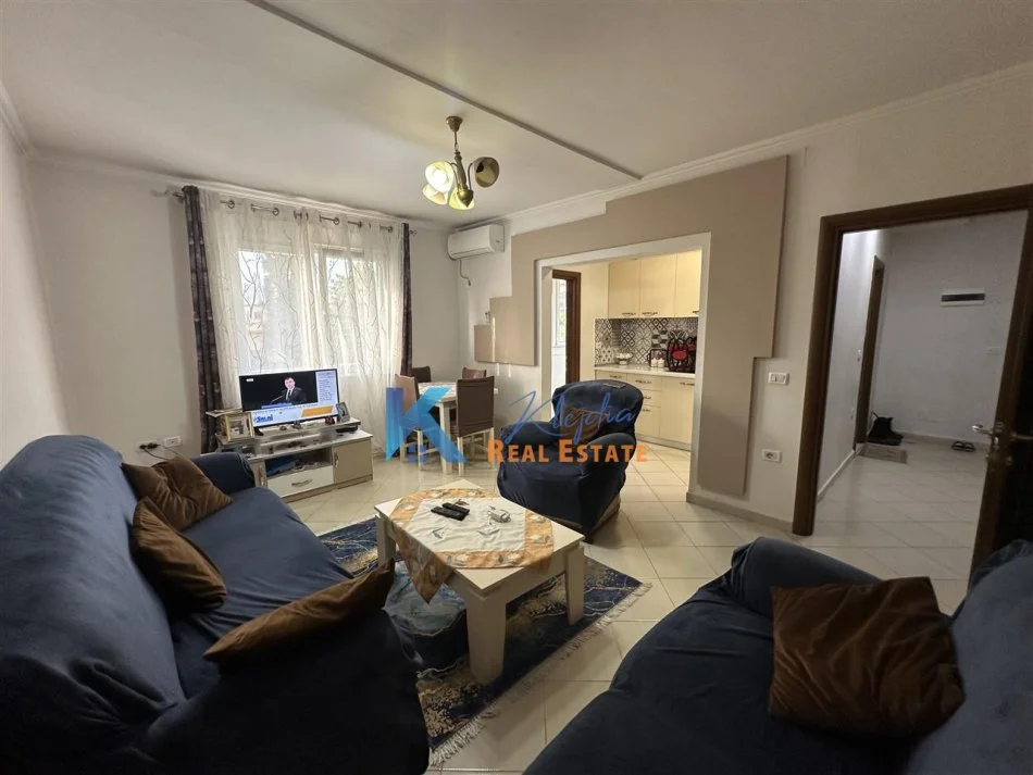Tirane, jepet me qera apartament 1+1 Kati 2, 65 m² 400 € (Rruga e Dibres, afer Shkolles se Bashkuar)