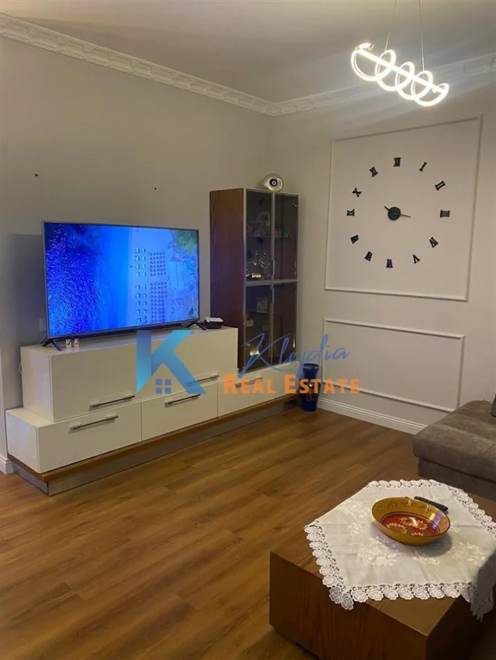 Tirane, jepet me qera apartament 2+1 Kati 2, 79 m² 600 € (2+1 per qira te Selvia, afer Kompleksit Halili)