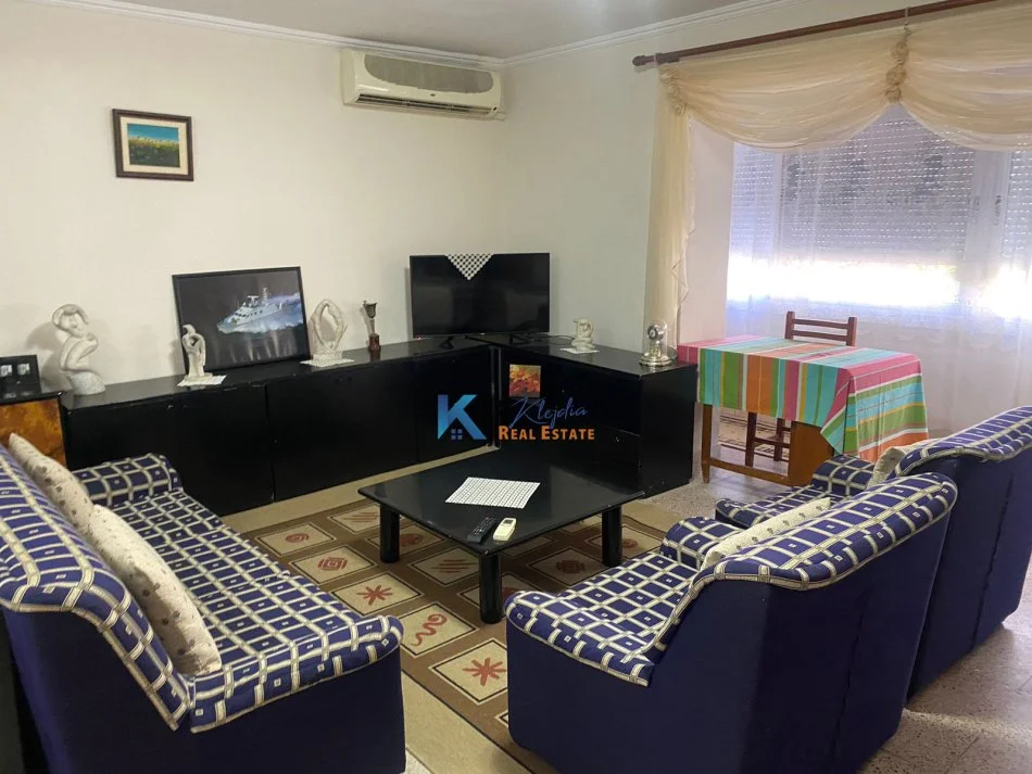 Tirane, jap me qera apartament Kati 3, 50 m² 500 € (Rruga e Elbasanit)