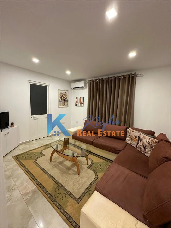 Tirane, jepet me qera apartament 1+1 Kati 2, 70 m² 550 € (Vasil Shanto, afer shkolles Besnik Sykja)