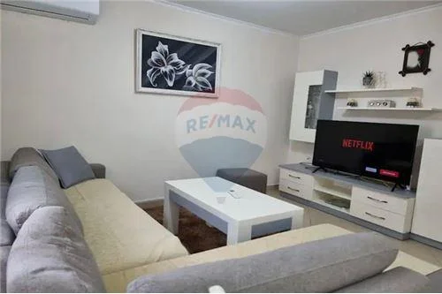 Tirane, jepet me qera apartament 1+1 Kati 2, 65 m² 450 € (Rruga Njazi Meka - Rruga e Dibrës - Farmacia 10)