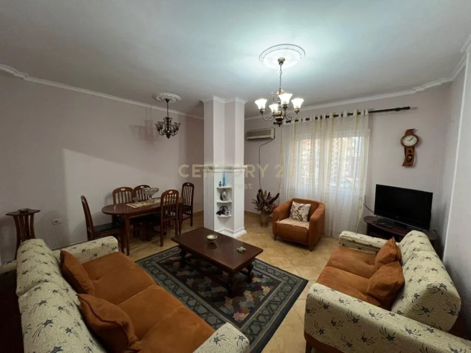 Tirane, jepet me qera apartament 2+1 Kati 5, 93 m² 600 € (qender)