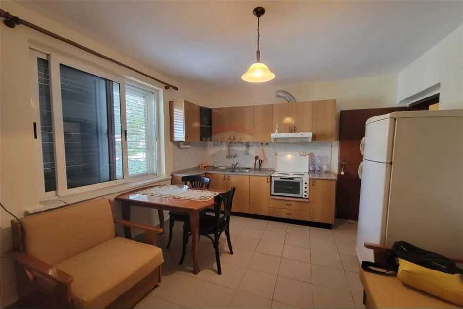 Tirane, jepet me qera apartament 2+1 Kati 2, 70 m² 400 € (BABE REXHA - 21 Dhjetori)