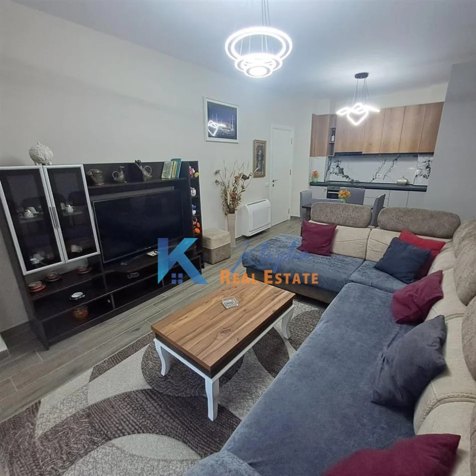 Tirane, jap me qera apartament 1+1+Ballkon , 70 m² 500 € (Kompleksi ASL 2, ish Venue)