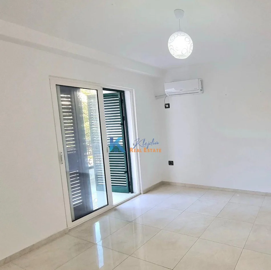 Tirane, jap me qera zyre Kati 2, 70 m² 600 € (Qender)