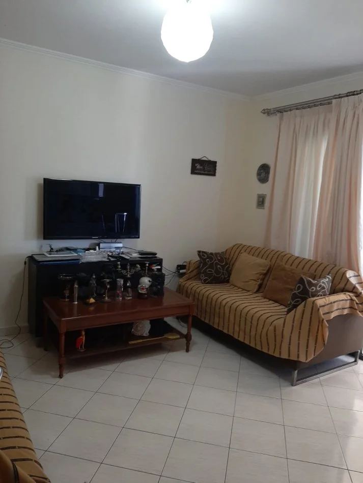 Tirane, shitet apartament 1+1+Ballkon Kati 5, 51 m² 72.100 € (Rruga Kahreman Ylli)