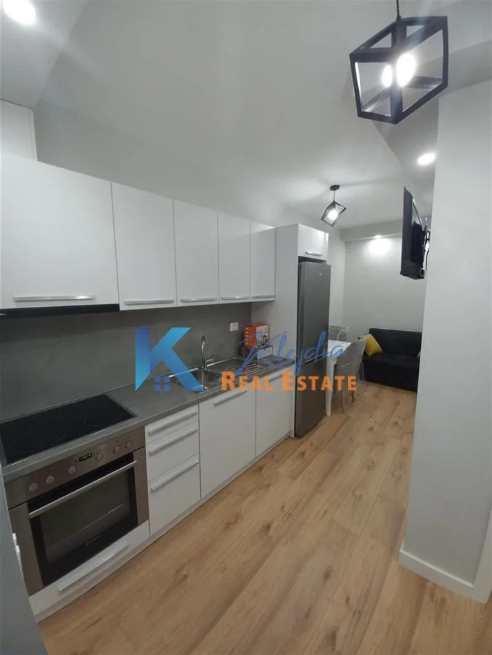 Tirane, jap me qera apartament 1+1 Kati 2, 45 m² (Zogu i Zi)