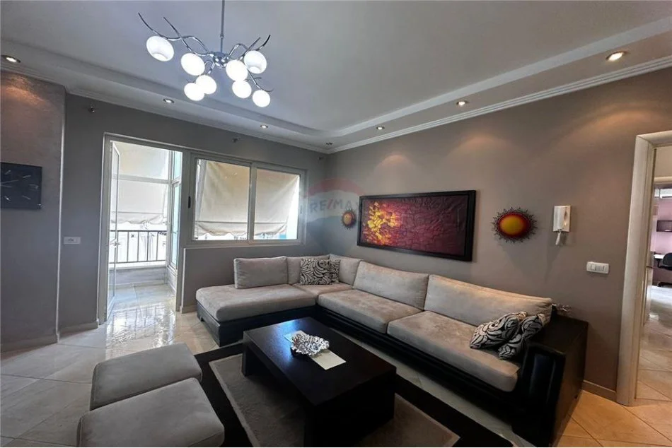 Tirane, jepet me qera apartament 2+1 Kati 5, 102 m² 500 € (Besim Alla - yzberisht)