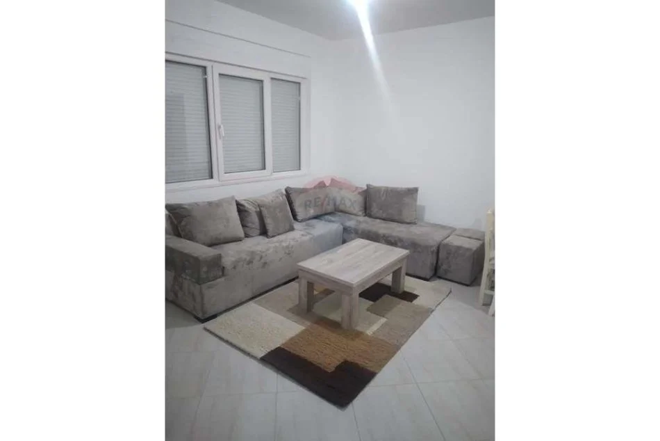 Tirane, jepet me qera apartament 2+1 , 74 m² 500 € (Liqeni i Thate)