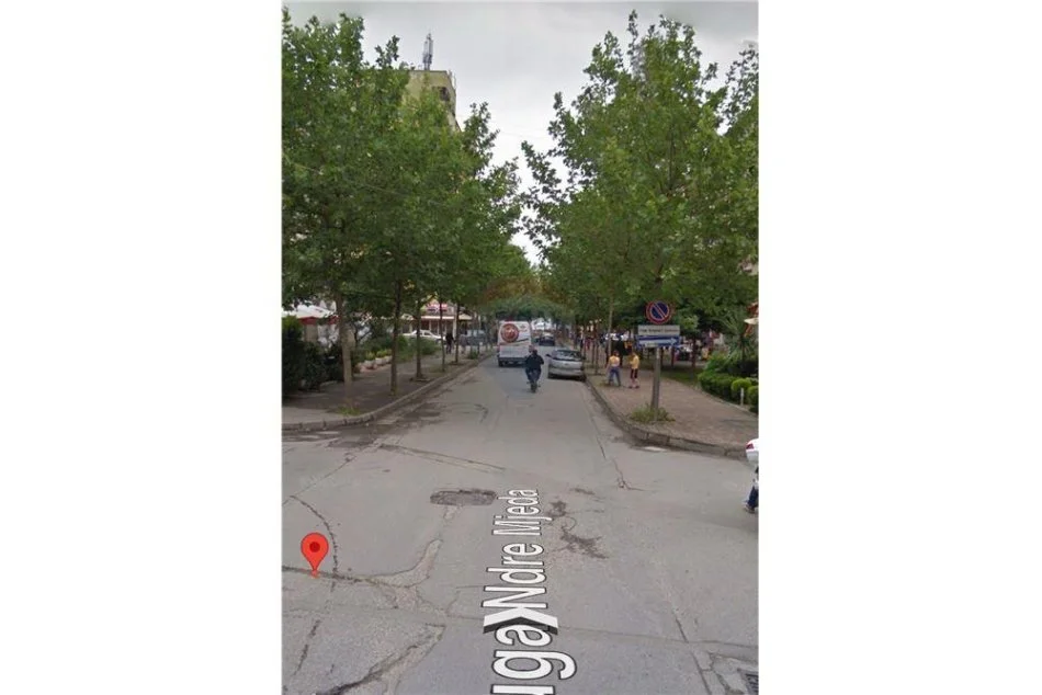 Tirane, shitet dyqan Kati 0, 59 m² 205.000 € (Ndre Mjeda - Rruga e Kavajës - Globe)