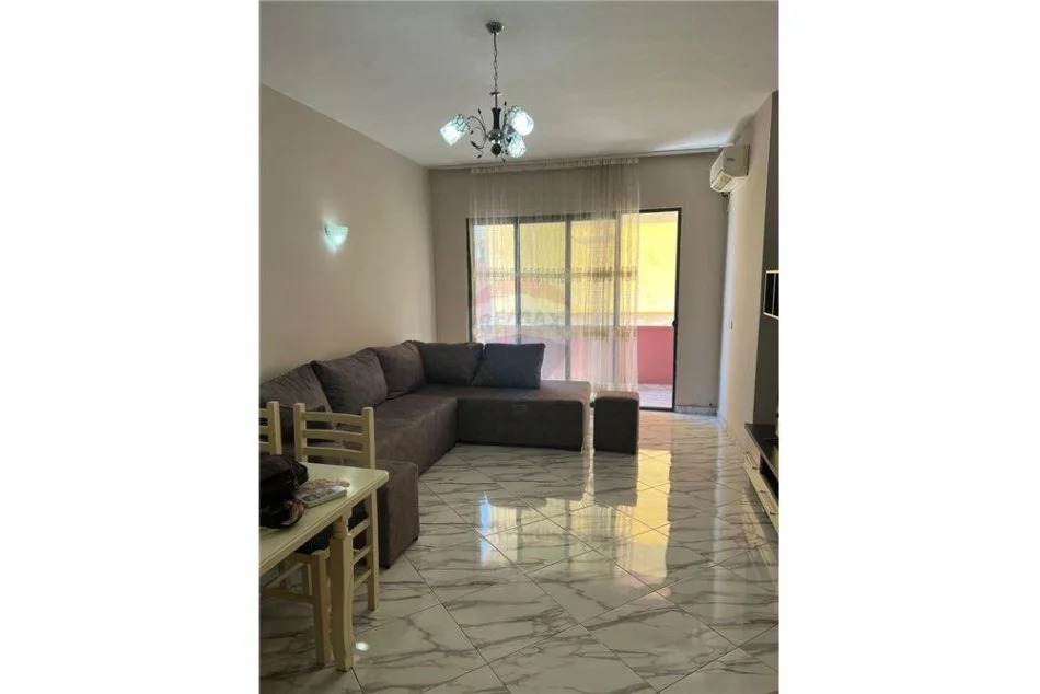 Tirane, jepet me qera apartament 2+1 Kati 7, 100 m² 500 € (Yzberisht - Spitali Amerikan 3)