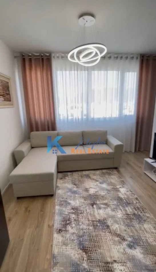 Tirane, jap me qera apartament 2+1+Ballkon Kati 10, 90 m² 500 € (Perballe Spitalit Amerikan 3)