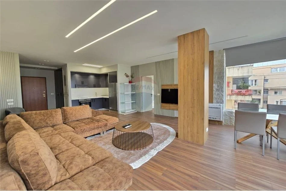 Tirane, shitet apartament 2+1 Kati 4, 114 m² 245.000 € (Rruga Peti - Liqeni i Thatë)