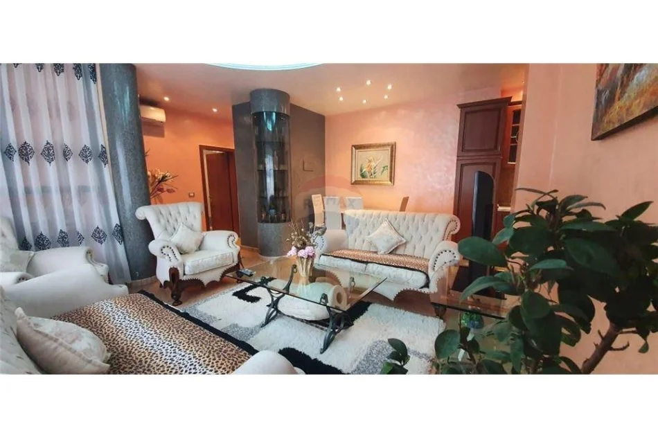 Tirane, jepet me qera apartament 1+1 Kati 9, 70 m² 600 € (Rruga e Kosovareve - Tirana e Re)