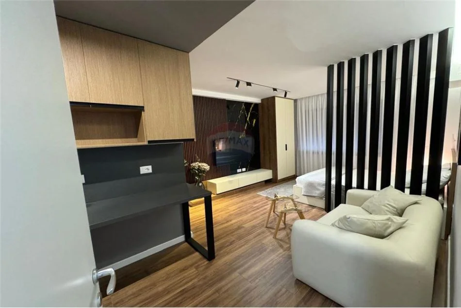 Tirane, jepet me qera garsonier Kati 5, 52 m² 600 € (Rruga Qemal Stafa - Pazari i Ri)