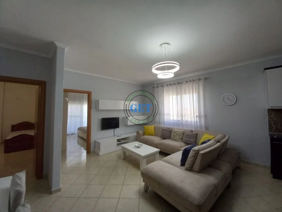 Durres, jepet me qera apartament 2+1+Ballkon Kati 4, 85 m² 350 € (Stadiumi, Durres)